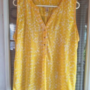 Hanna & Gracie, size L. Yellow & white pattern